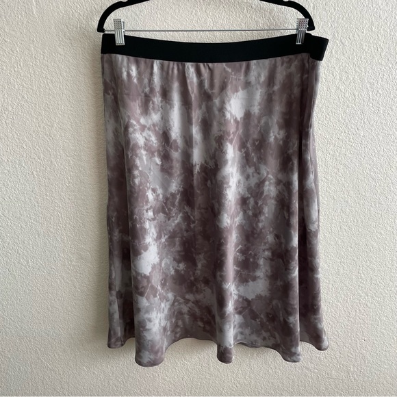 Vera Wang Simply Vera Grey Neutral Dye Skirt - Picture 7 of 8